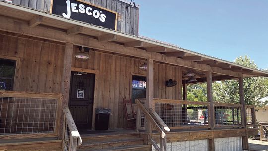 COLD DRINKS, COOL VIBES ON TAP