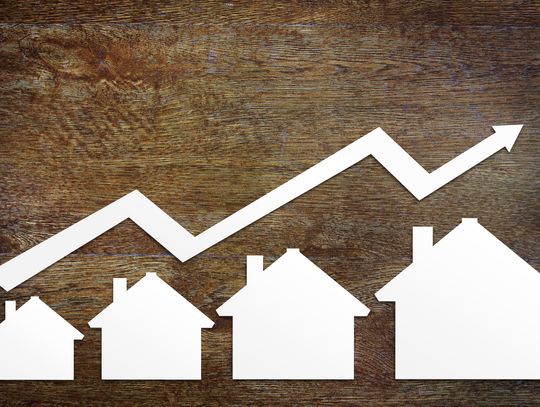 HOME PRICES STABILIZE WITH INTEREST-RATE HIKES